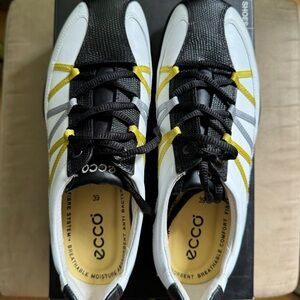 ECCO WOMEN’S CASUAL PITCH RIBBON GOLF SHOES